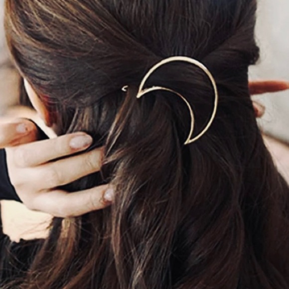 Accessories - 🌙 Gold Moon Hair Barrette